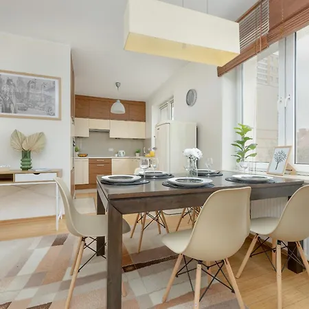 Heart Of Spacious By Renters Daire